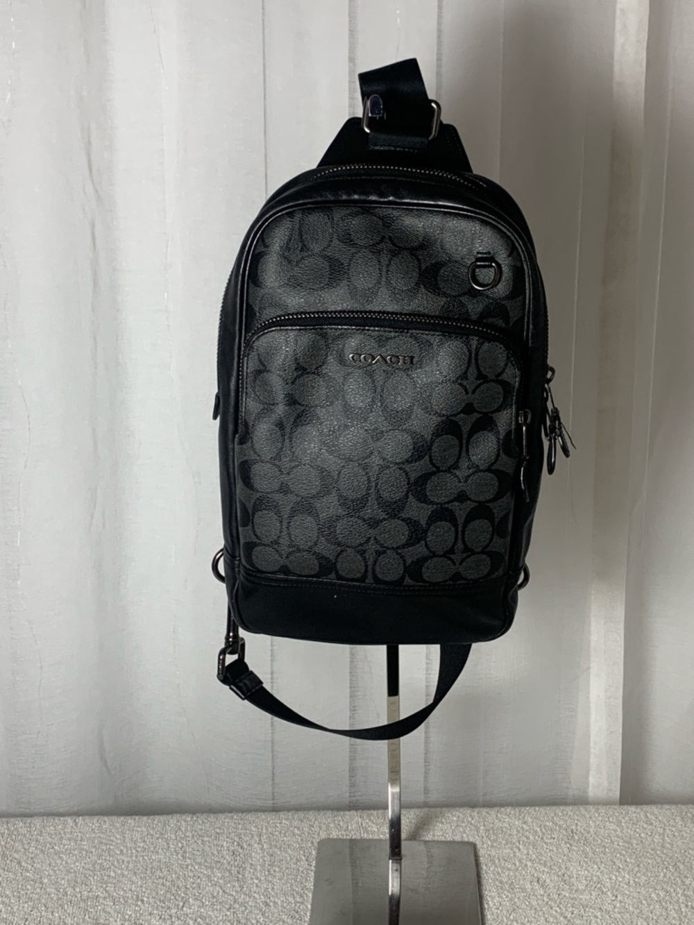 GUC COACH SHOULDER BAG L 8” x H 10” x D 3.75” - Picture 5 of 9